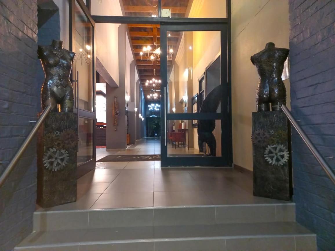 Safari Hotel & Convention Centre Rustenburg Dış mekan fotoğraf