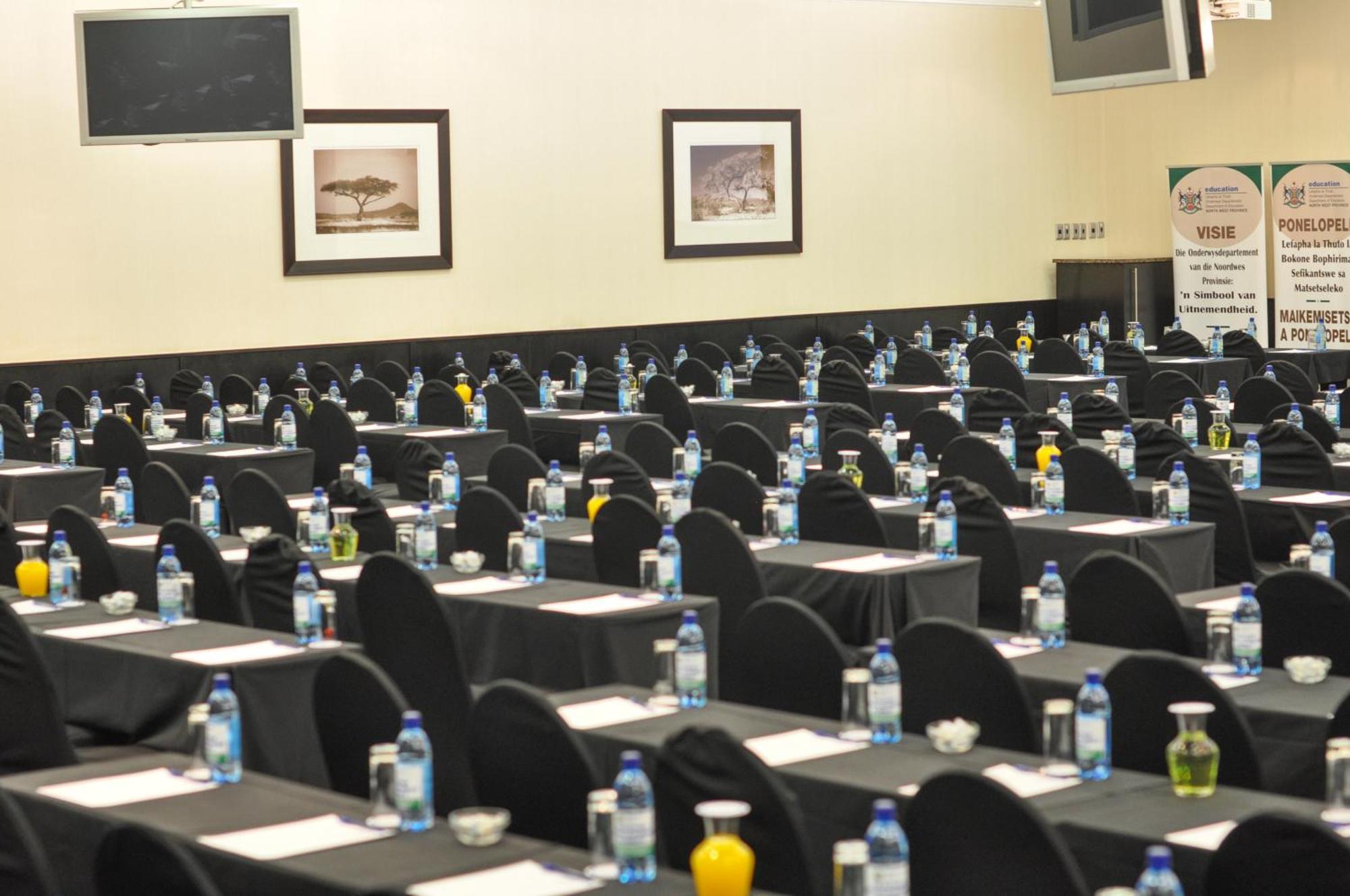Safari Hotel & Convention Centre Rustenburg Dış mekan fotoğraf